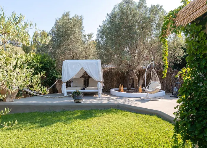 Elefteria Apts & Suites