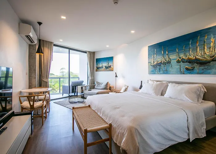 Escape Condominiums Beachfront Suites - Mae Phim