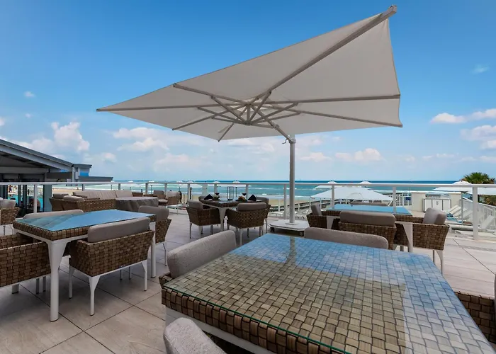 Daytona Grande Oceanfront Resort