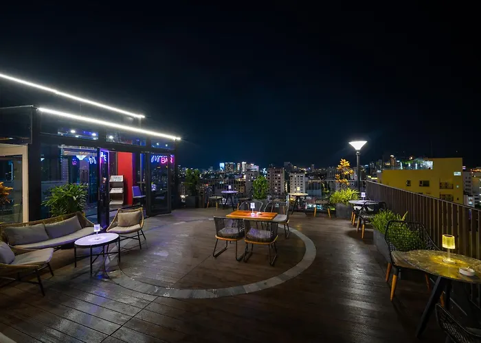 Golden Lotus Grand Da Nang - Panoramic Rooftop Bar & Daily Afternoon Tea
