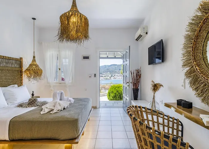 Ourania Studios & Apartments