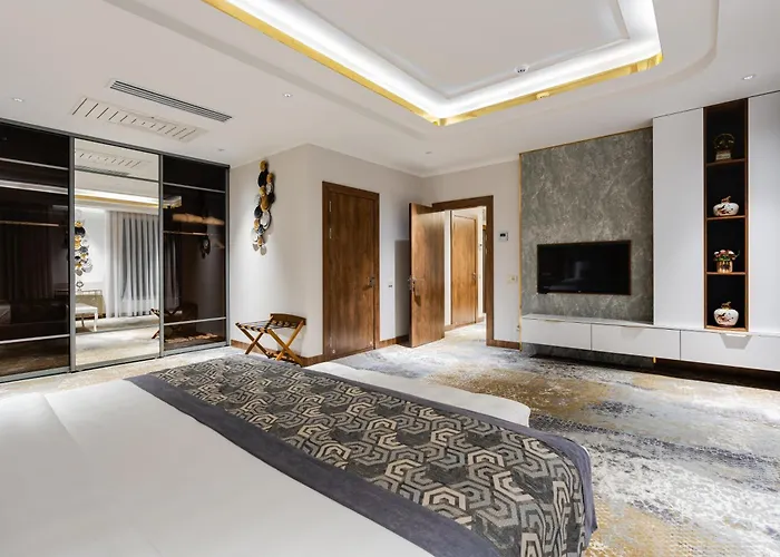 Shamsan Airport Hotel