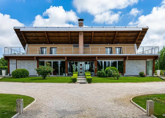 Casale Delle Ronde B&B