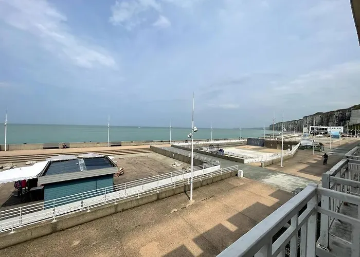 Vue mer, 2 chambres et 2 SDB.