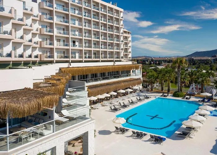 Design Plus Seya Beach Hotel