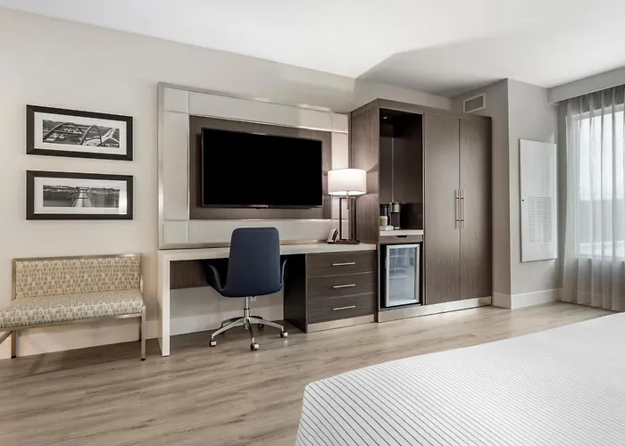 Cambria Hotel Austin Uptown Near The Domain
