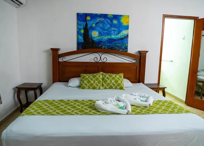 Suites & Apartments San Benito - Zona Rosa