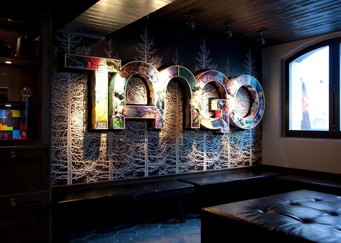 Langley Hotel Tango