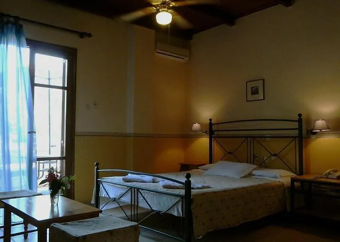 Alexandros Studios & Apartments