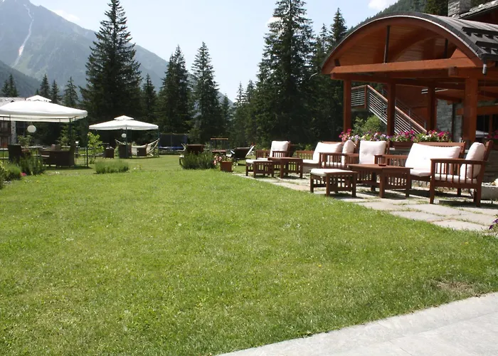 Le Rocher Hotel