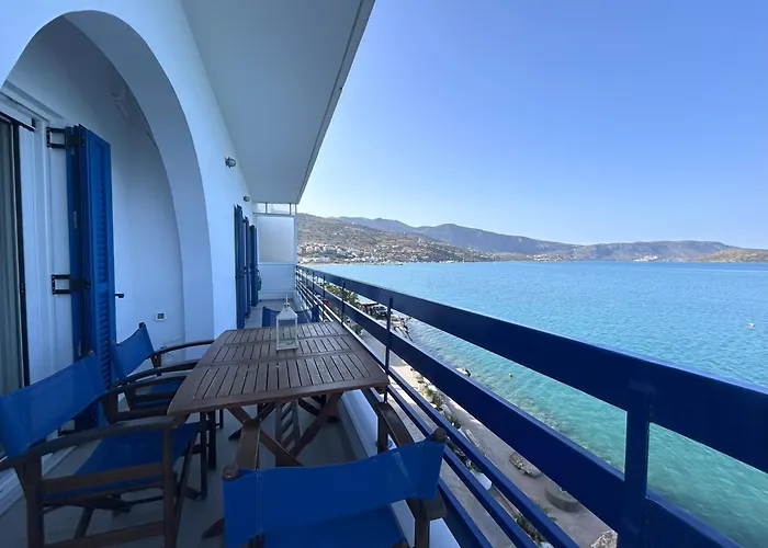 Sea-Front Cozy Apartment