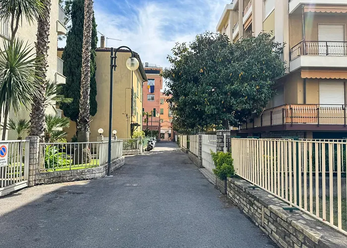 Casa Febo, In Centro Con Parcheggio Privato A 200 Mt Dal Mare
