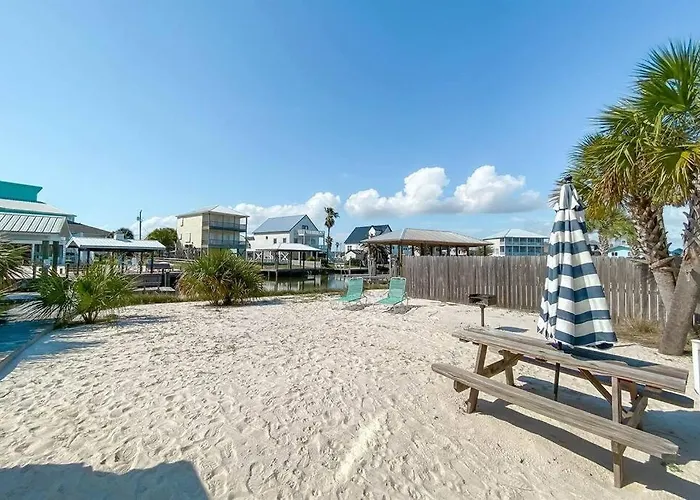 Family Getaway! Blue Bungalow W Pool! 4Min Walk To Beach!