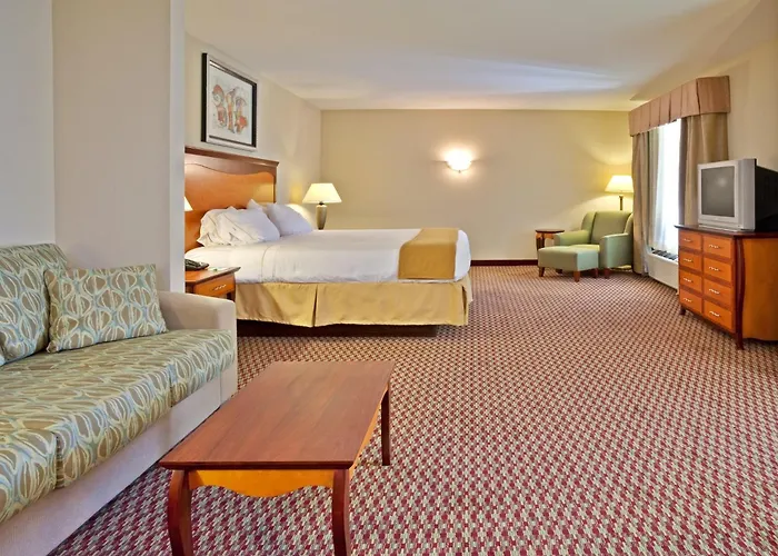 Holiday Inn Express Hotel & Suites Birmingham - Inverness 280 By Ihg