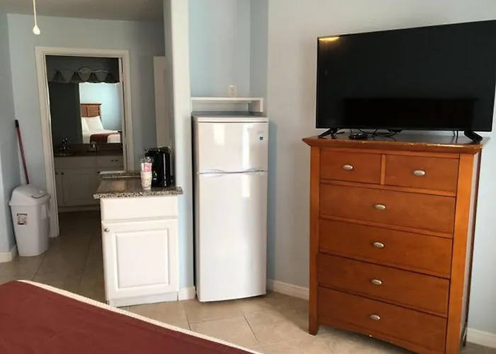 Beachgate Condosuites And Oceanfront Resort