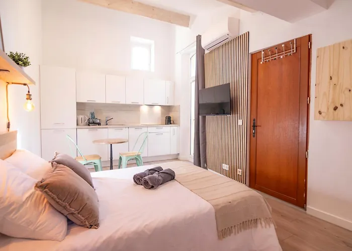 Parking Inclus Vieil Antibes 200M Mer Climatise Studio 2 Personnes