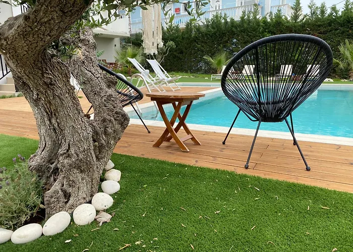 Nikludin Suites & Studios