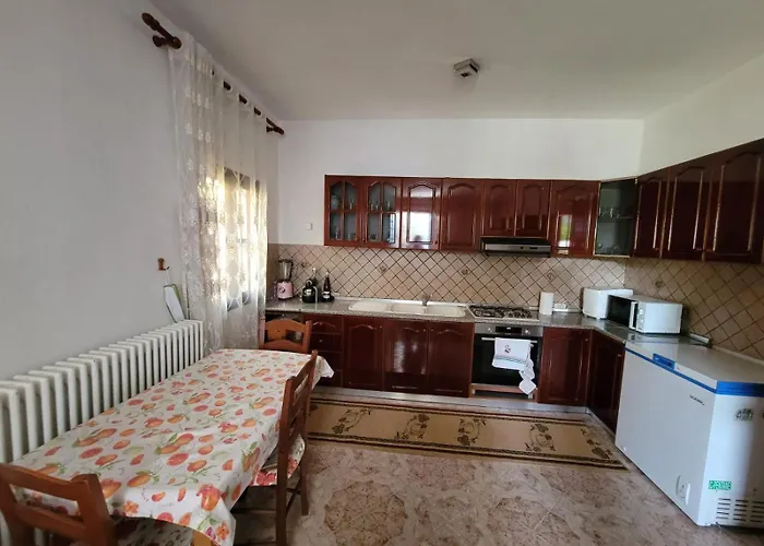 Mira'S Room