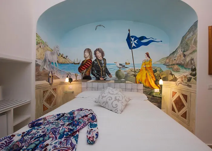 Hotel Antica Repubblica In The Historical Center 2 Minutes Away,At 170Mt, From The Sea
