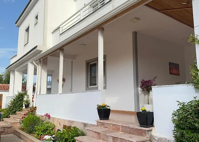 Villa Shehu