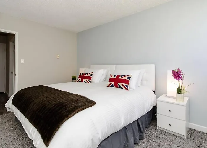 Ocean Paradise Santa Monica Adjacent 2 Bedroom