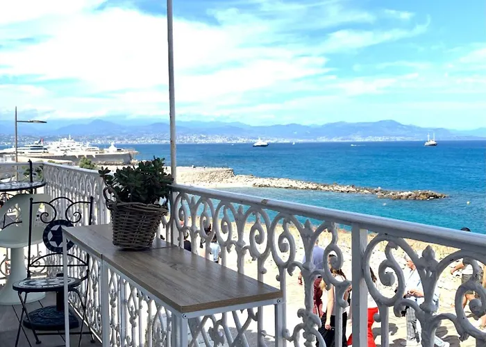 Les Remparts Antibes Location