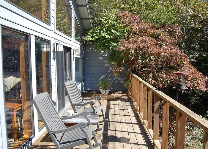 Beaver Lakefront Cabins - Couples Only Getaways