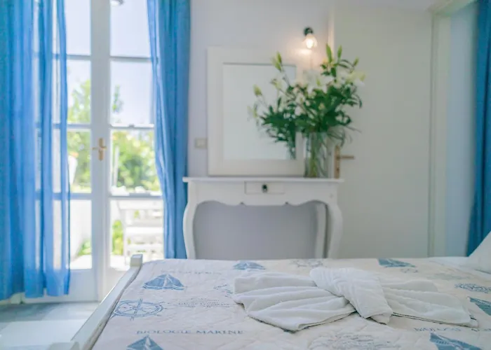 Agia Anna Living