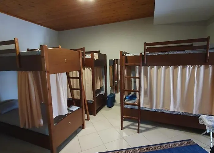 Mona'S Hostel