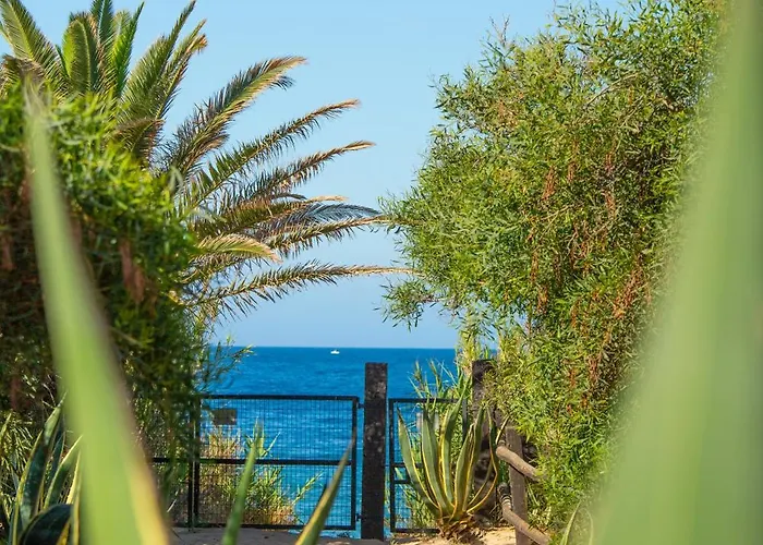 Casara Tres - 2 Dormitorios - Jardín y acceso Privado a la Playa