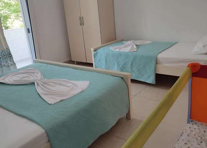 Penelope'S Rooms