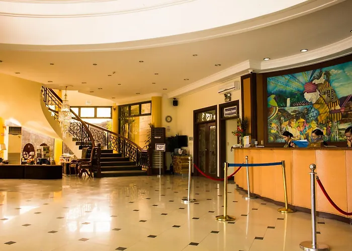 Crown Royale Hotel