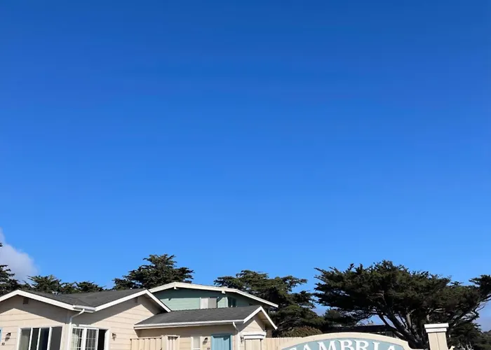 Cambria Landing Inn And Suites