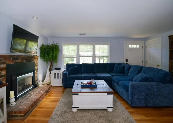 Coastal Haven In West Dennis