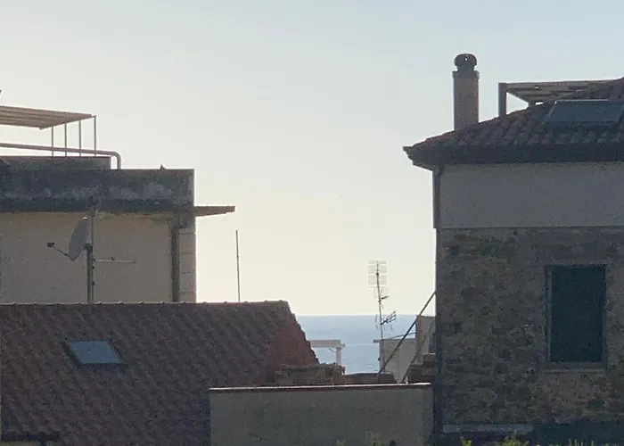 Bilocale centrale vicino al mare