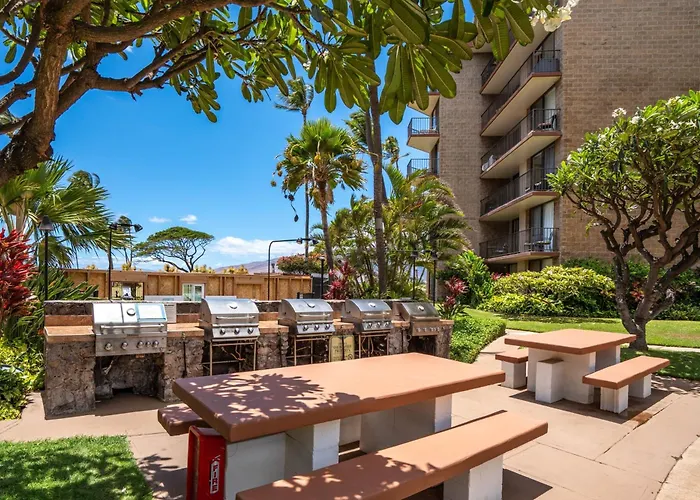 Hip Hawaiian Oceanfront Vistas
