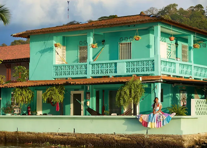 Casa Congo & El Palenque - Casa Rayo Verde - Restaurante - Galeria De Arte