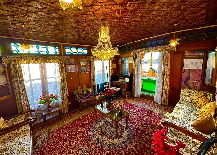 Lake Palace Group Of House Boats