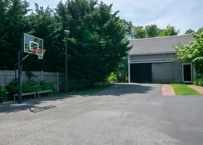 Gorgeous Traditional Home Modern Amenities Downtown Harwichport
