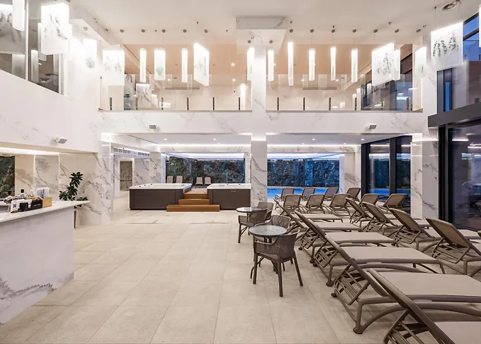 Tavel Hotel&SPA