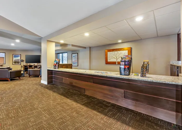 Polynesian Hotel & Suites