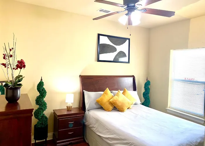 Grand Isle Unit E Pet Friendly Detached Condo 3 Bedrooms 1 Bath Easy Beach Access