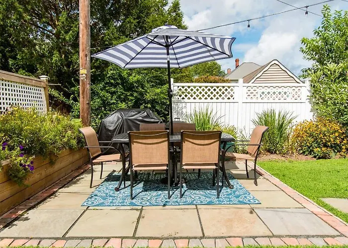 Waterfront Getaway With Pier - Sleeps 10, 4 Bedrooms