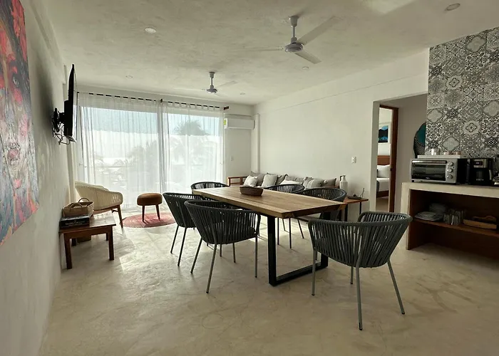 Noah Beach Hotel & Suites