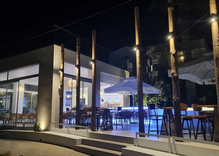 Leonidas Studios & Apartments
