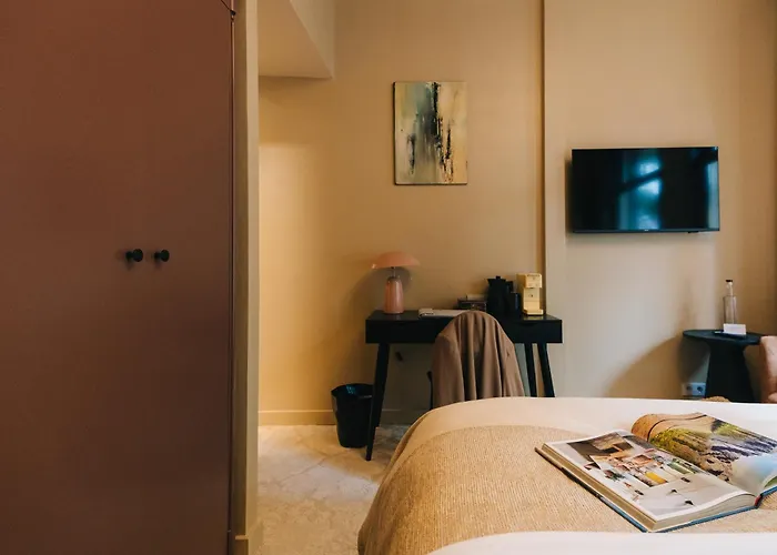 Hotel Omega