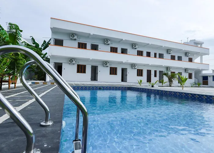 La Piscine Farm House