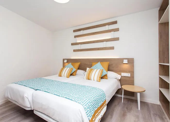 R2 Maryvent Beach Apartments