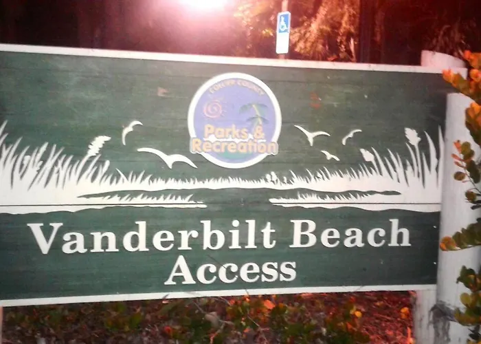699 Sea Breeze Hideaway- Near Beach-Fenced Doggie Area-Large Driveway
