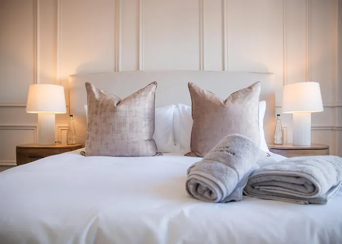 201 Cascades L 2 Bed Boutique Aparthotel